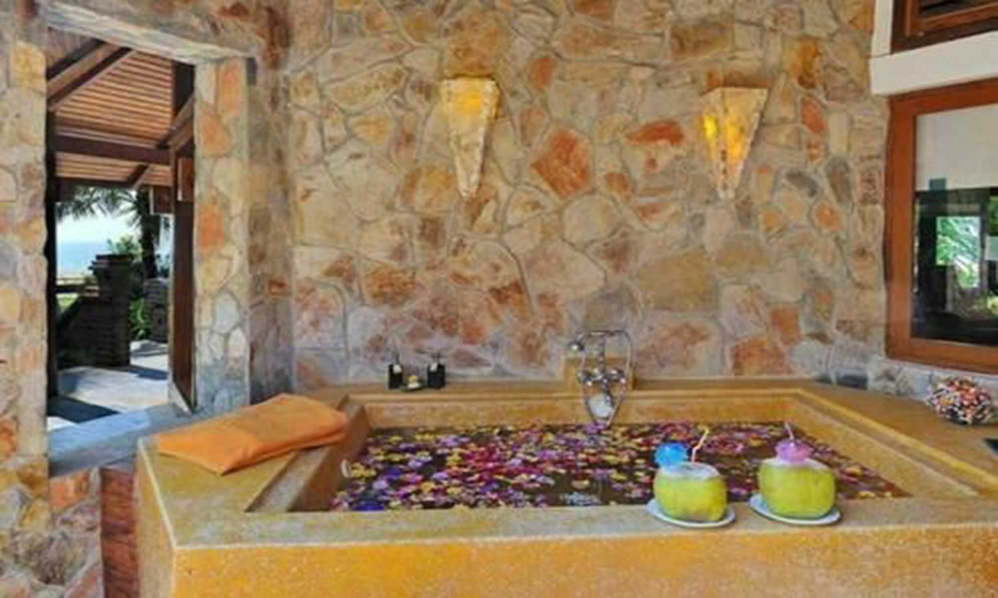 Aureum Palace Нгапали Екстериор снимка